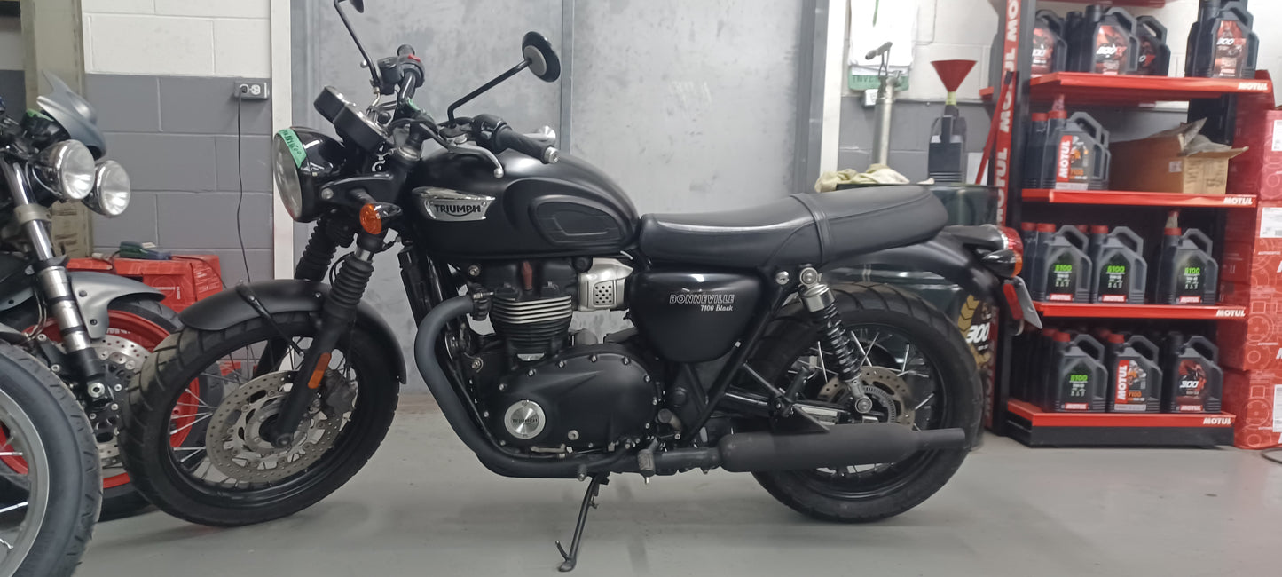 2017 Bonneville T100 Black  - Triumph Motorcycle