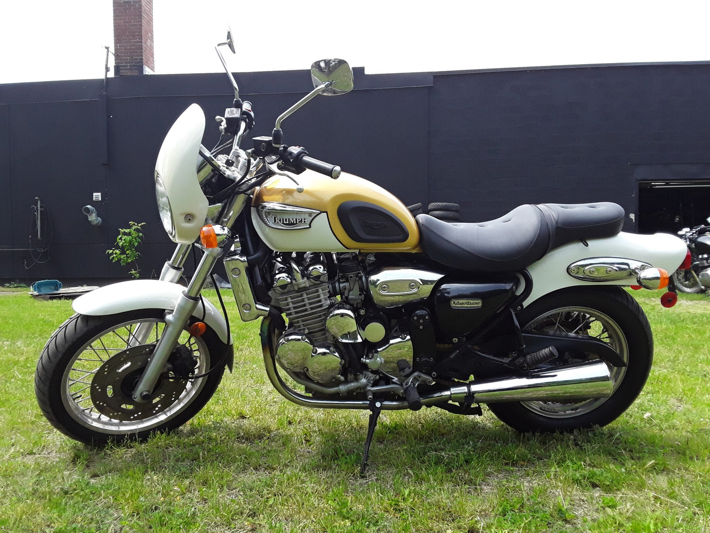 1996 ADVENTURER - 80,375 KM