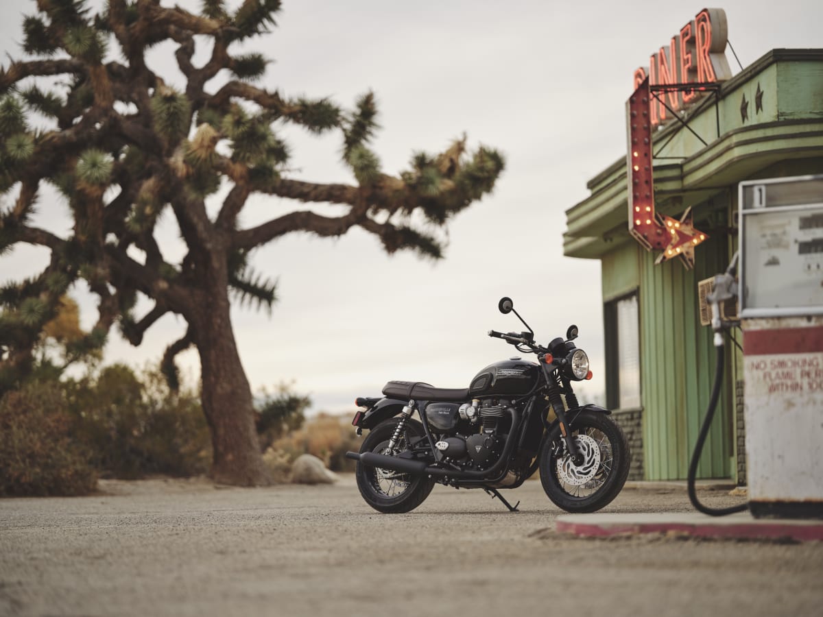 2025 Bonneville T120 Black - Triumph Motorcycles