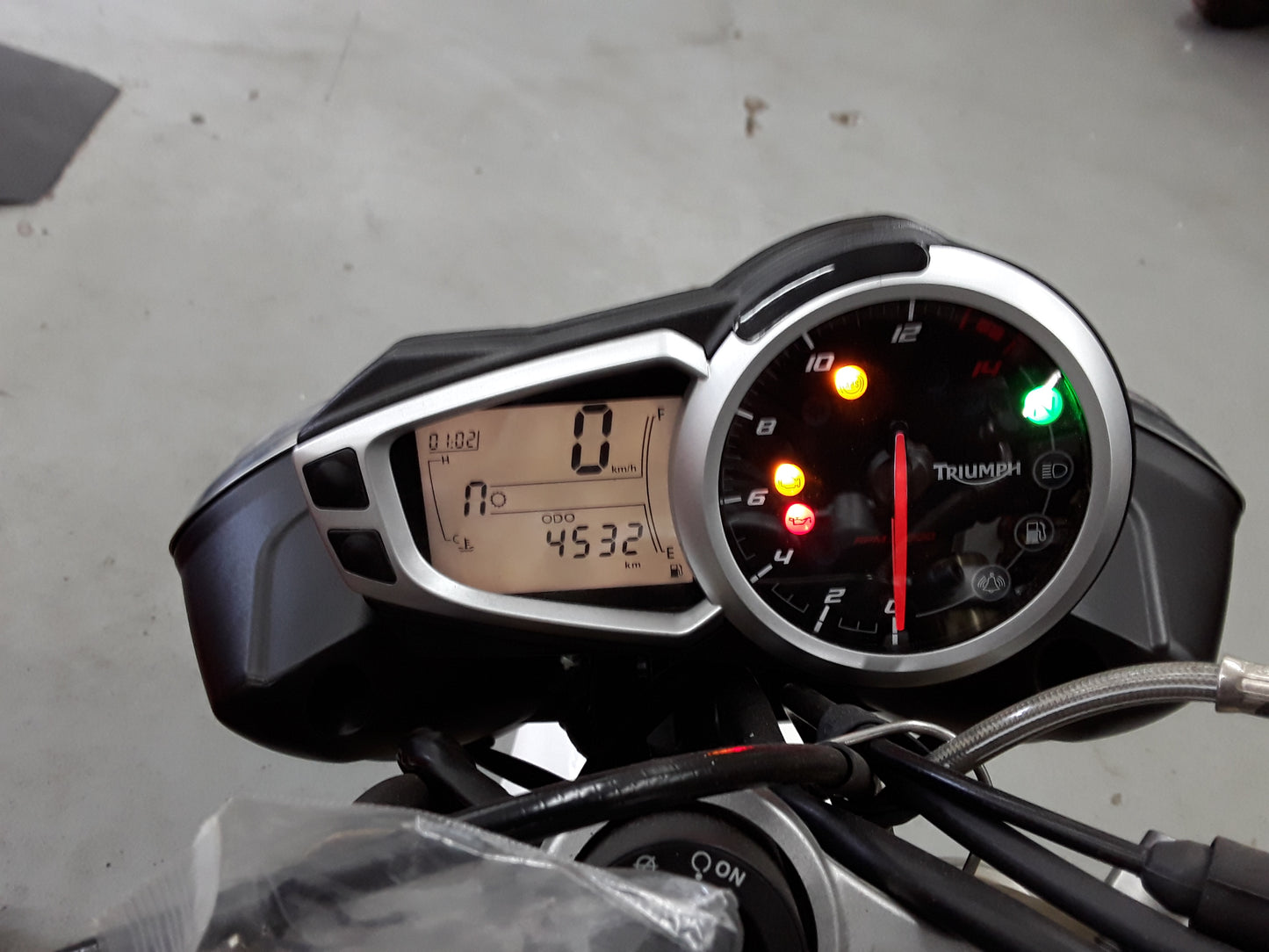 2014 STREET TRIPLE - 4,515 KM